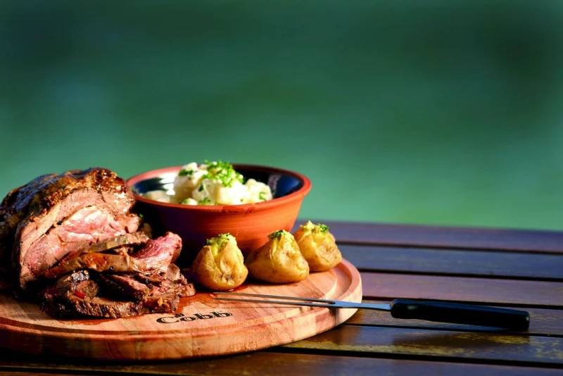 Cobb Pro houtskoolbarbecue - Zalmrood Cobb Pro Houtskoolbarbecue - Zalmrood -Camping Kortings Winkel 1267 1900 250y8439 1 1